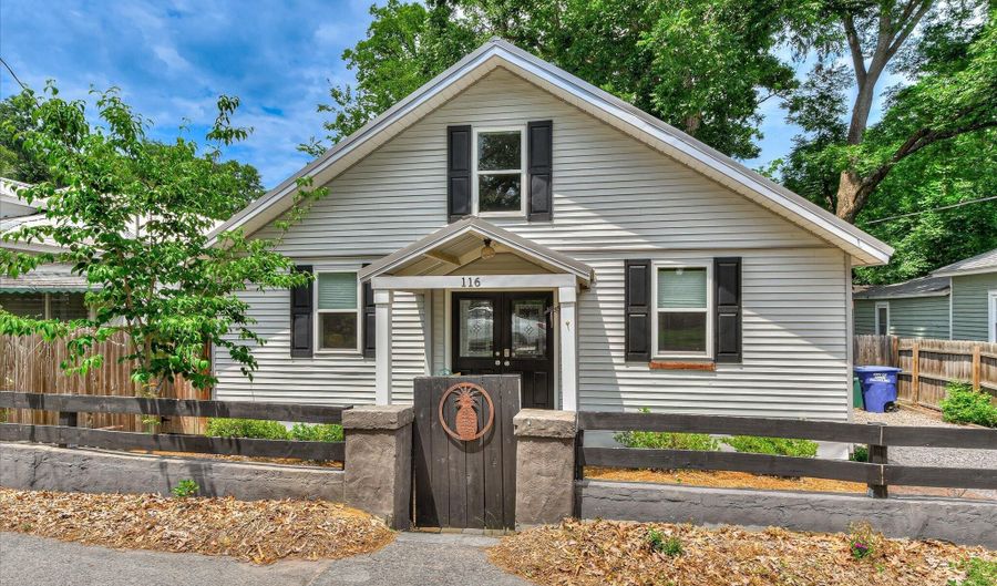 116 Edgefield Ave NW, Aiken, SC 29801 - 3 Beds, 2 Bath