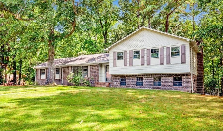 151 MISSION Dr, Alabaster, AL 35007 - 4 Beds, 3 Bath
