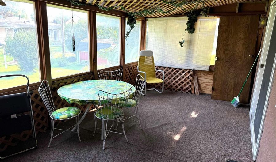 1221 E Linden St, Algona, IA 50511 - 3 Beds, 2 Bath