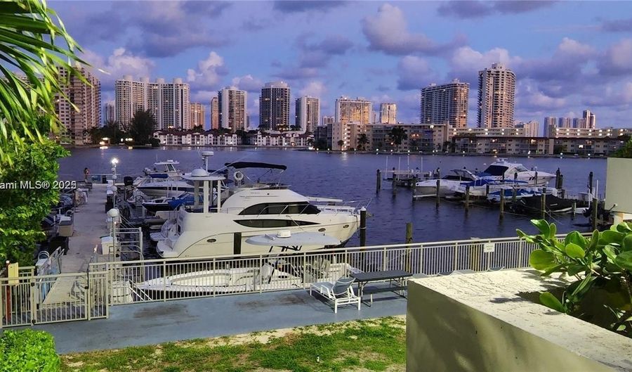 18021 Biscayne Blvd 903, Aventura, FL 33160 - 1 Beds, 2 Bath