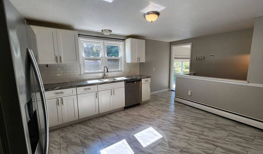 40 Durant Ave B, Bethel, CT 06801 - 3 Beds, 2 Bath