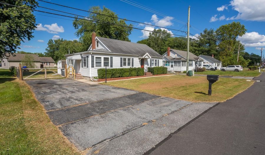 9493 BURNITE MILL Rd, Felton, DE 19943 - 3 Beds, 2 Bath