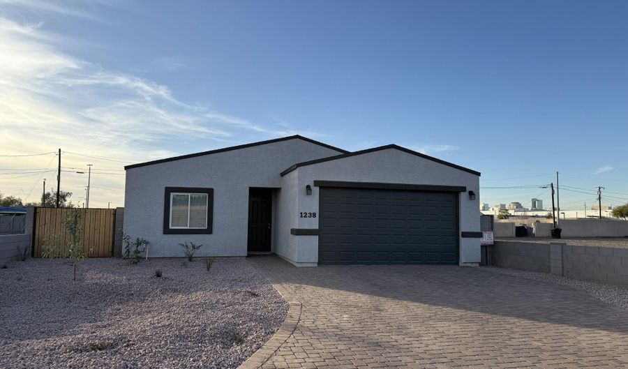 12649 W MADERO Dr, Arizona City, AZ 85123 - 3 Beds, 2 Bath