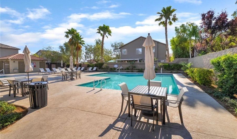647 Moonlight Stroll St, Henderson, NV 89002 - 3 Beds, 3 Bath