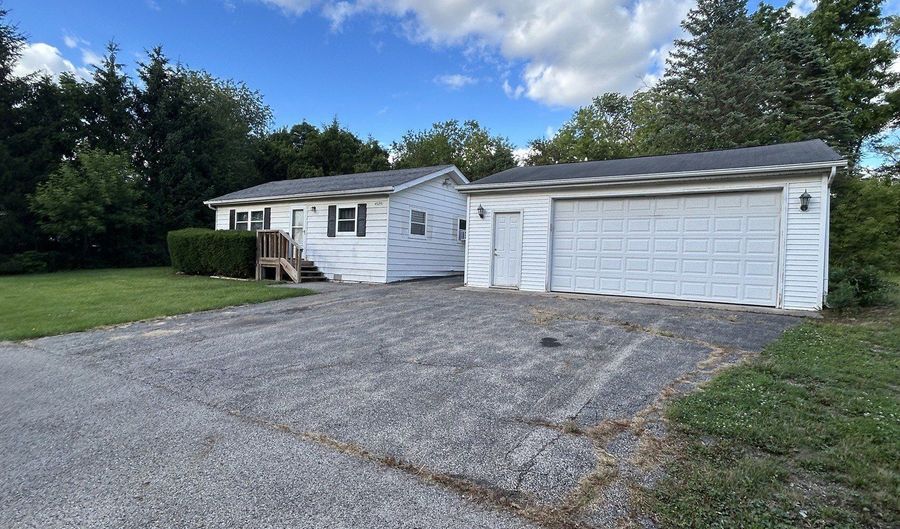40231 N Dell Dr, Antioch, IL 60002 - 1 Beds, 1 Bath