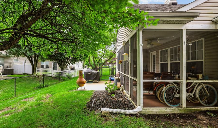 7329 Summer Lea Ct, Indianapolis, IN 46217 - 2 Beds, 2 Bath