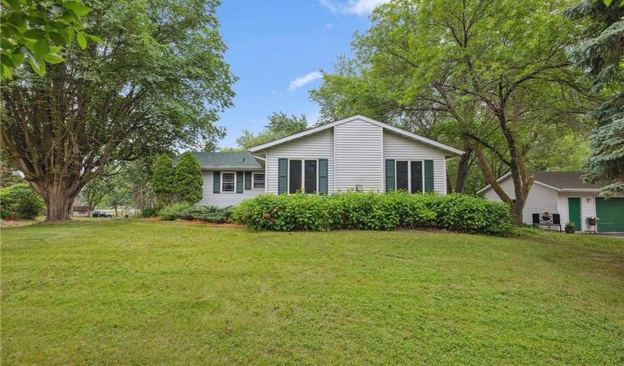 8685 79th St NW, Annandale, MN 55302 - 4 Beds, 2 Bath