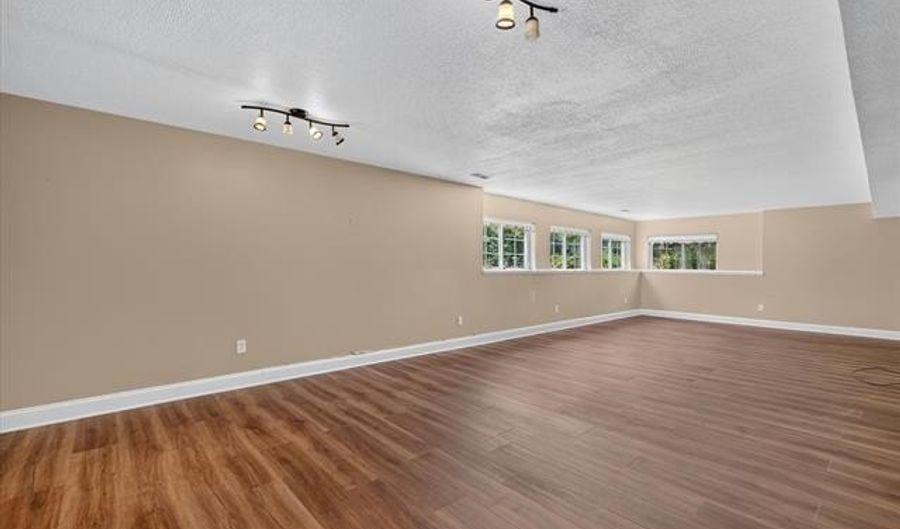 9161 Pine Walk Pass, Argentine, MI 48451 - 3 Beds, 3 Bath