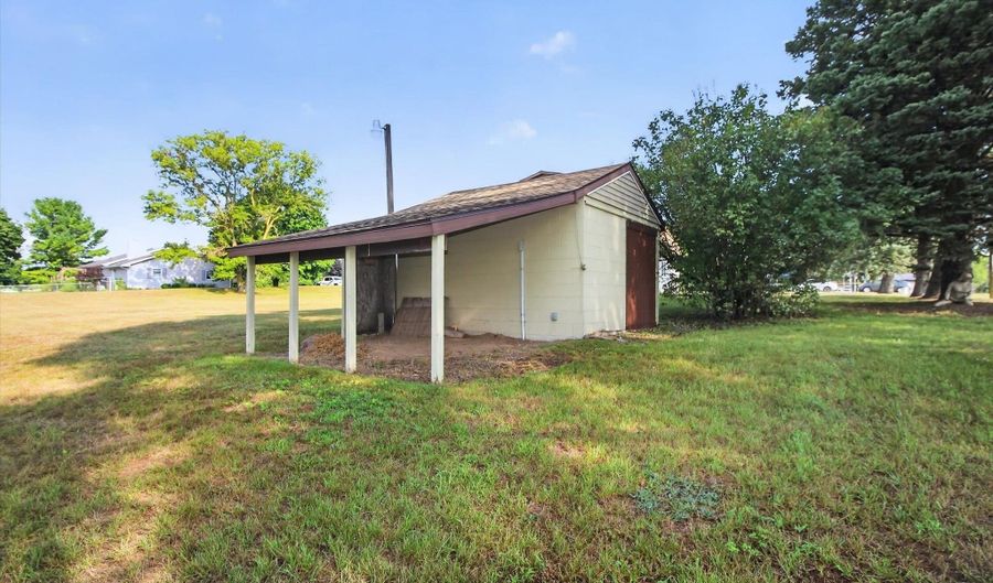 4747 W Van Buren Rd, Alma, MI 48801 - 3 Beds, 2 Bath