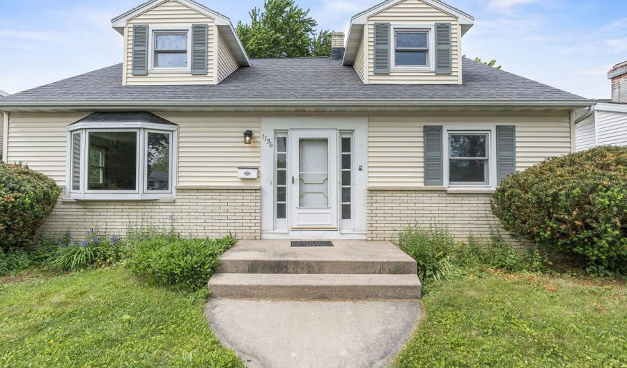 1136 W ROBERTS Ave, Appleton, WI 54914 - 4 Beds, 2 Bath