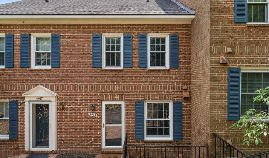 4915 7TH Rd S 4915, Arlington, VA 22204 - 2 Beds, 4 Bath