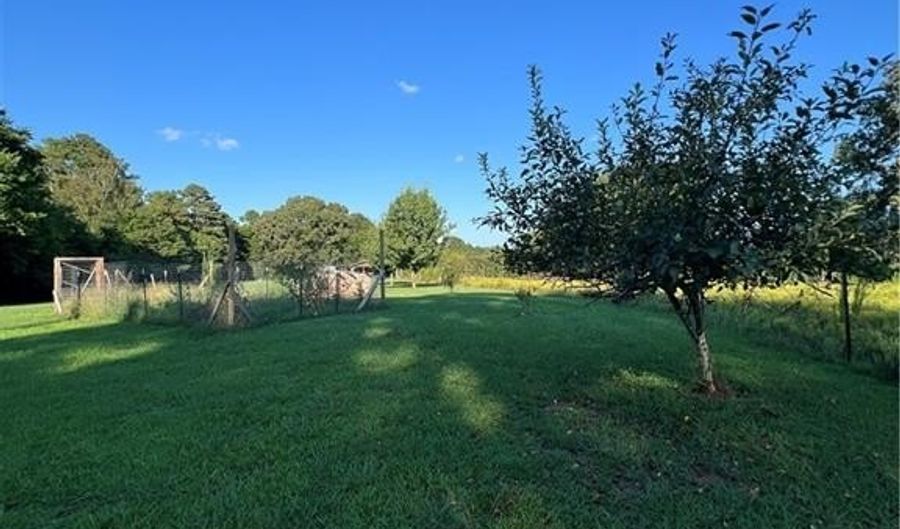 250 Shady Ln SE, Adairsville, GA 30103 - 4 Beds, 3 Bath