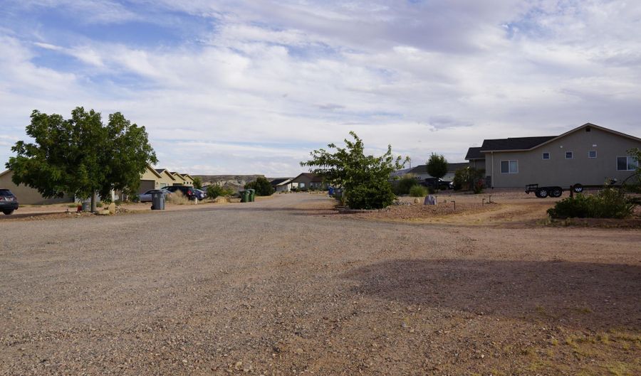 1000 E Canyon Dr, Big Water, UT 84741 - 3 Beds, 2 Bath