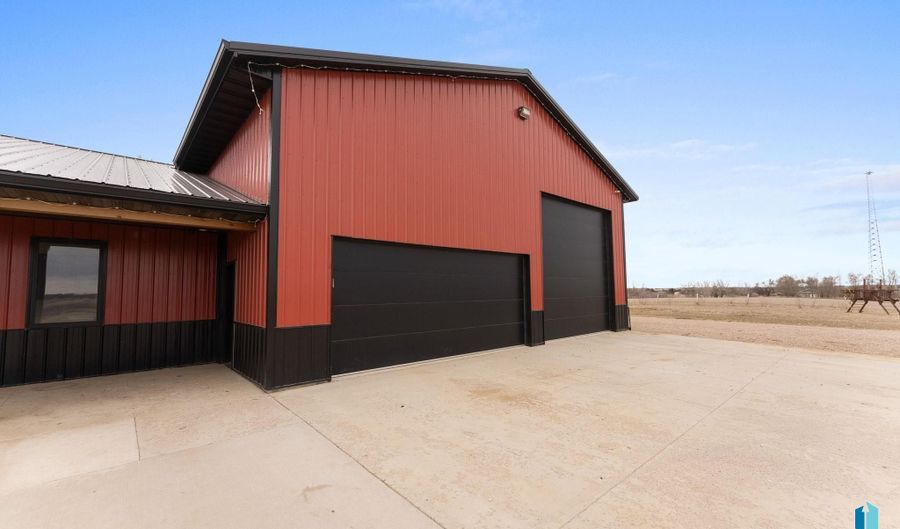 25953 481st Ave, Brandon, SD 57005 - 5 Beds, 4 Bath