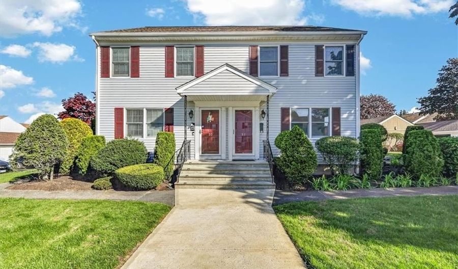 2970 Mendon Rd 51, Cumberland, RI 02864 - 2 Beds, 3 Bath