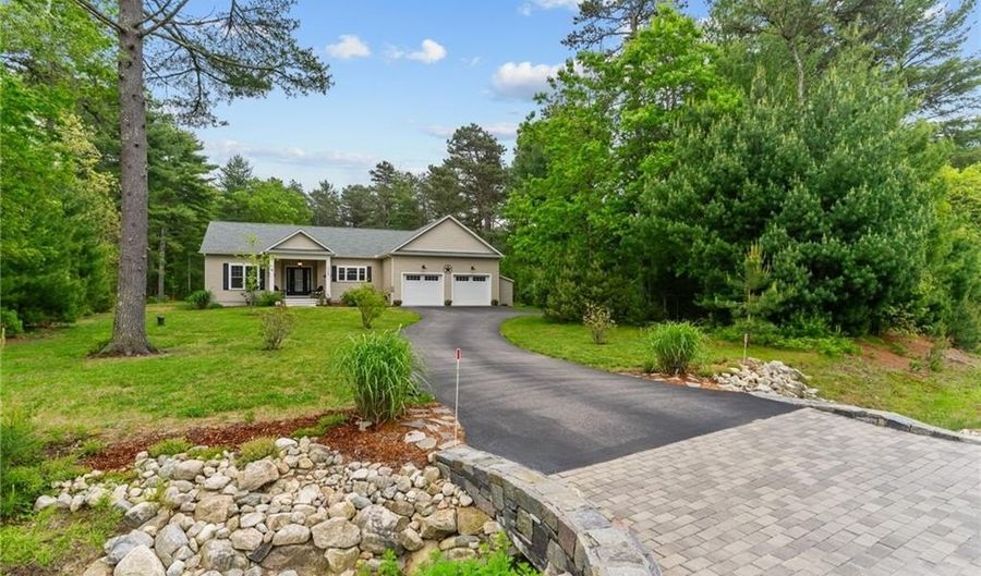 106 White Pines Trl, Charlestown, RI 02813 - 3 Beds, 2 Bath