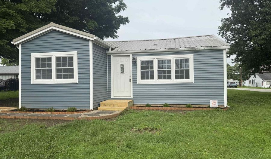 762 COLORADO St, Andrews, IN 46702 - 2 Beds, 1 Bath