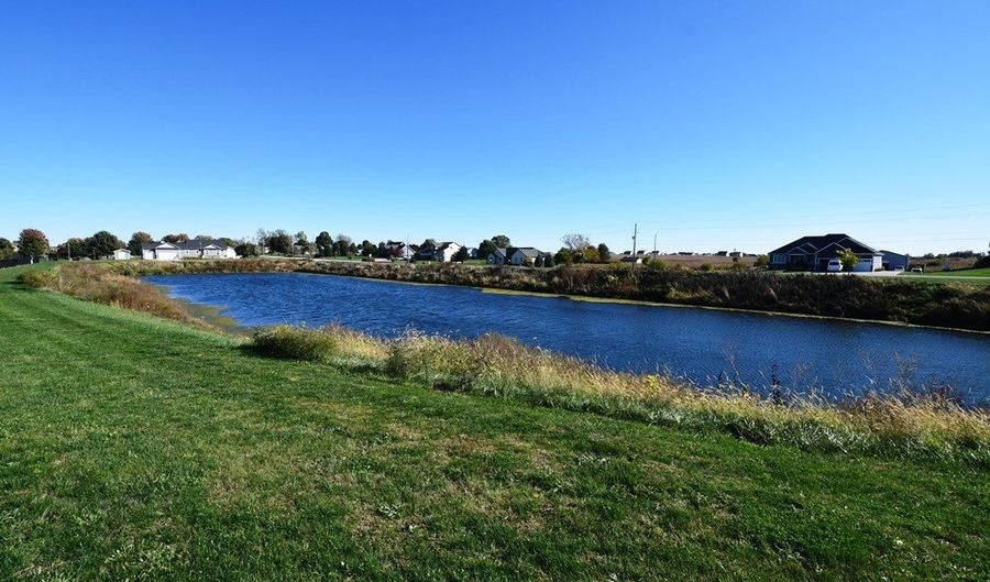 726 35th St SW, Altoona, IA 50009 - 4 Beds, 3 Bath