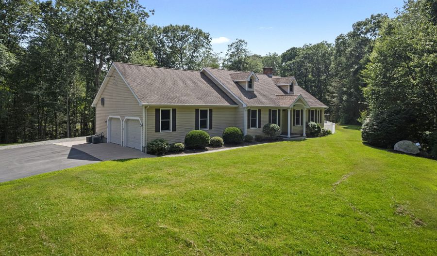 71 Olde Orchard Rd, Clinton, CT 06413 - 4 Beds, 3 Bath