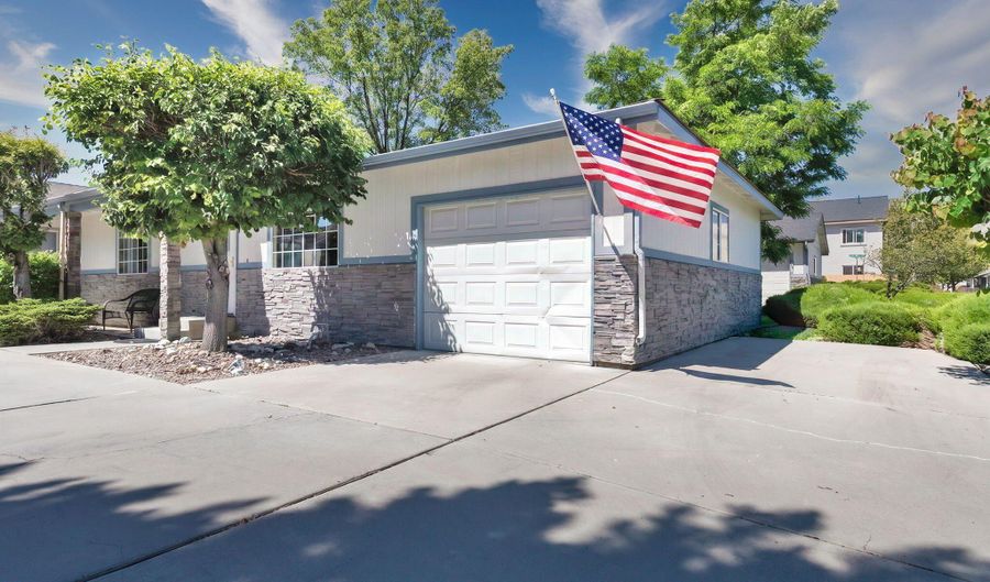 581 Stafford Way, Carson City, NV 89701 - 2 Beds, 2 Bath