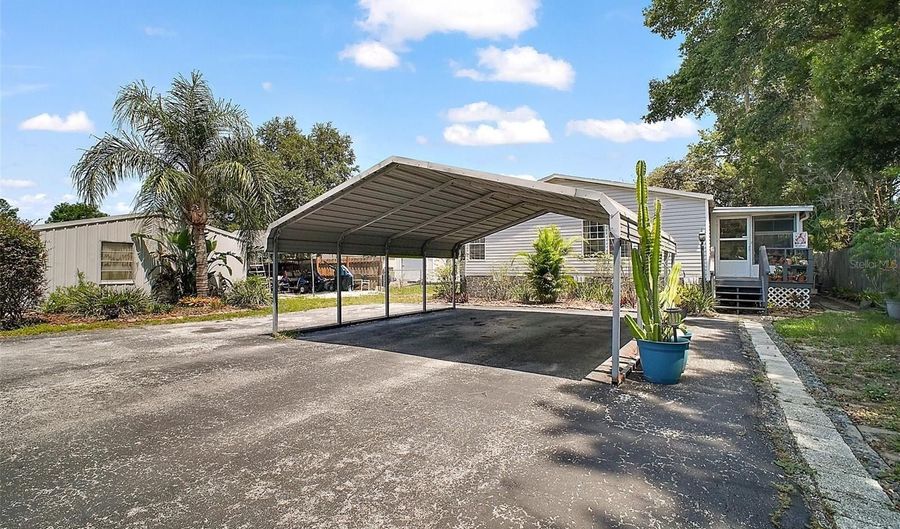 13137 KANSAS Ave, Astatula, FL 34705 - 4 Beds, 2 Bath