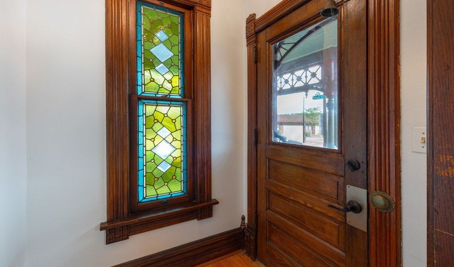302 S Main St, Algonquin, IL 60102 - 0 Beds, 0 Bath