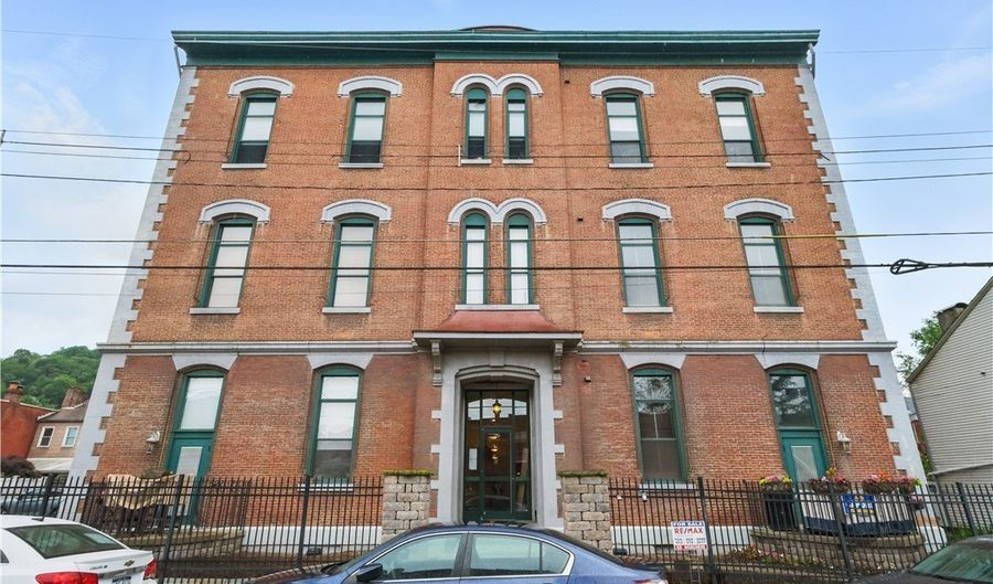 120 S 15th St 301, Airville, PA 15203 - 2 Beds, 2 Bath