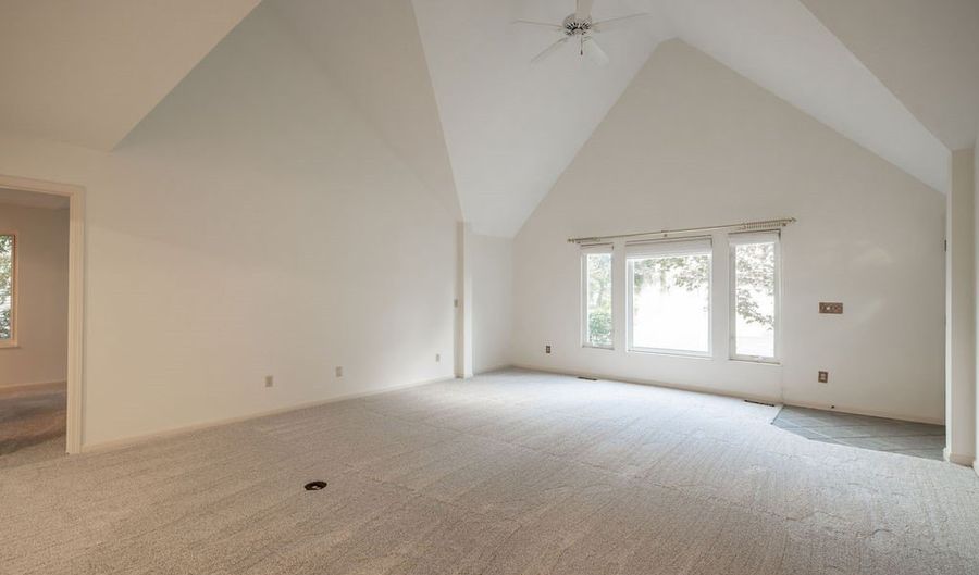 770 Hunters Trl, Akron, OH 44313 - 2 Beds, 2 Bath
