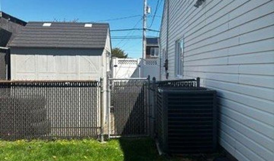 53 Coolidge Ave, Amity Harbor, NY 11701 - 4 Beds, 2 Bath