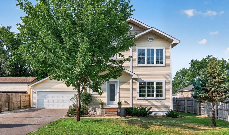 208 Clay St, Anoka, MN 55303 - 3 Beds, 3 Bath