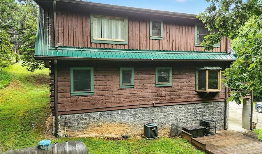 3716 Mountain View Ln, Baneberry, TN 37890 - 3 Beds, 2 Bath