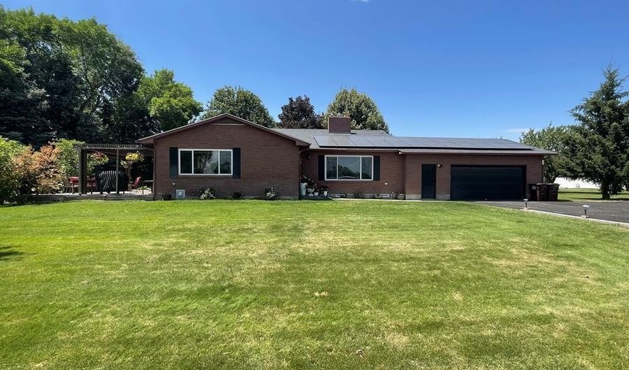 487 W Hwy 26, Blackfoot, ID 83221 - 4 Beds, 3 Bath