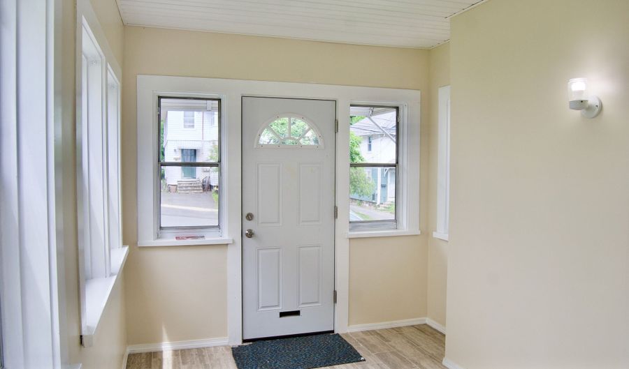 37 Putnam St, Bristol, CT 06010 - 2 Beds, 1 Bath