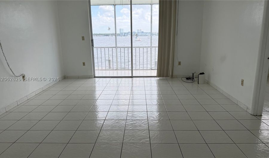 3000 Marcos Dr P210, Aventura, FL 33160 - 1 Beds, 1 Bath