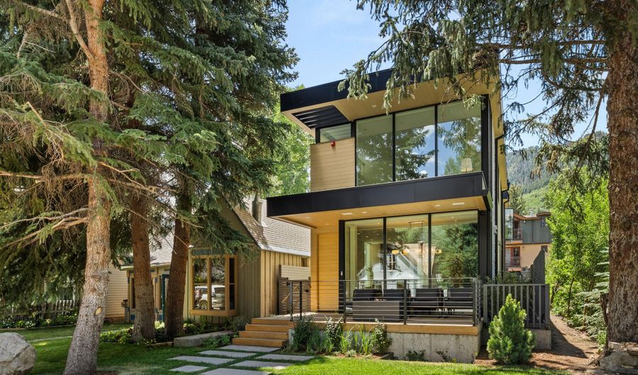219 W Bleeker St, Aspen, CO 81611 - 4 Beds, 5 Bath