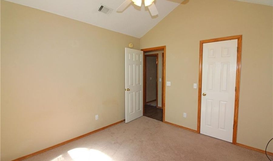 2103 S St, Bentonville, AR 72712 - 3 Beds, 2 Bath