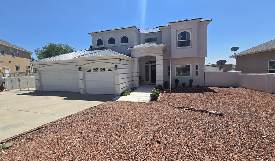 212 HERITAGE Ln, Aztec, NM 87410 - 4 Beds, 3 Bath