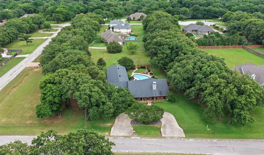 7512 Woodland Dr, Alvarado, TX 76009 - 4 Beds, 3 Bath