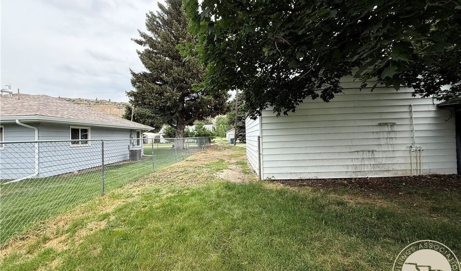 48 Buena Vista Ave, Billings, MT 59101 - 2 Beds, 1 Bath
