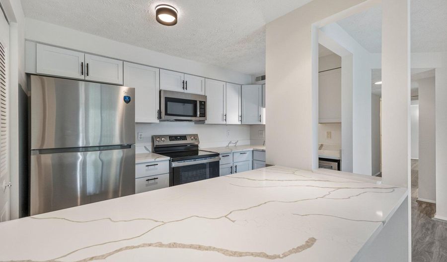 8384 BROCKHAM Dr 29/84K, Alexandria, VA 22309 - 2 Beds, 2 Bath