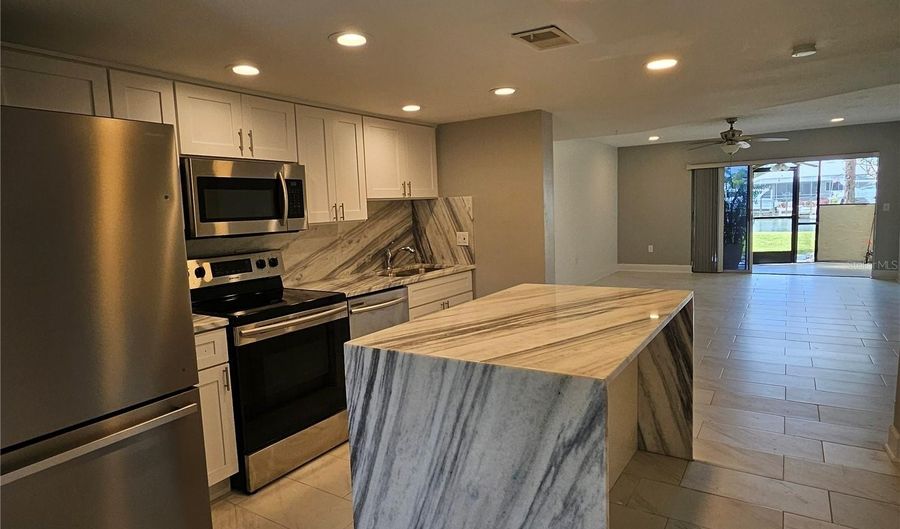 1028 APOLLO BEACH Blvd 19, Apollo Beach, FL 33572 - 2 Beds, 3 Bath