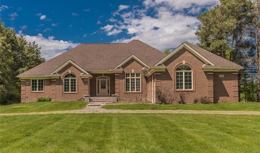 7893 Lantern Dr, Almont Twp., MI 48003 - 3 Beds, 3 Bath