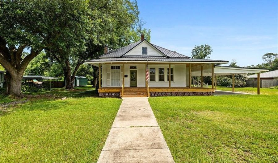 405 Hickory St, Amite, LA 70422 - 4 Beds, 3 Bath