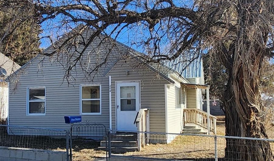204 Grand Ave, Arco, ID 83213 - 2 Beds, 1 Bath
