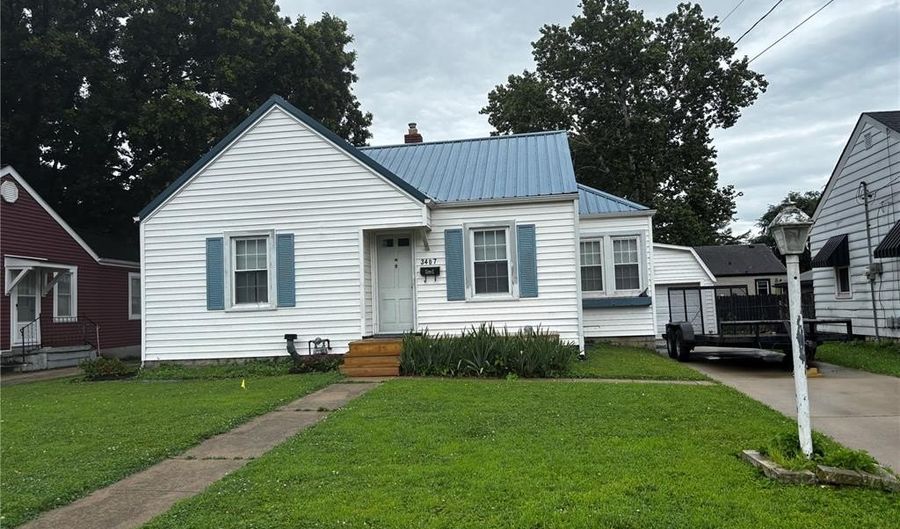 3407 Leo St, Alton, IL 62002 - 2 Beds, 2 Bath