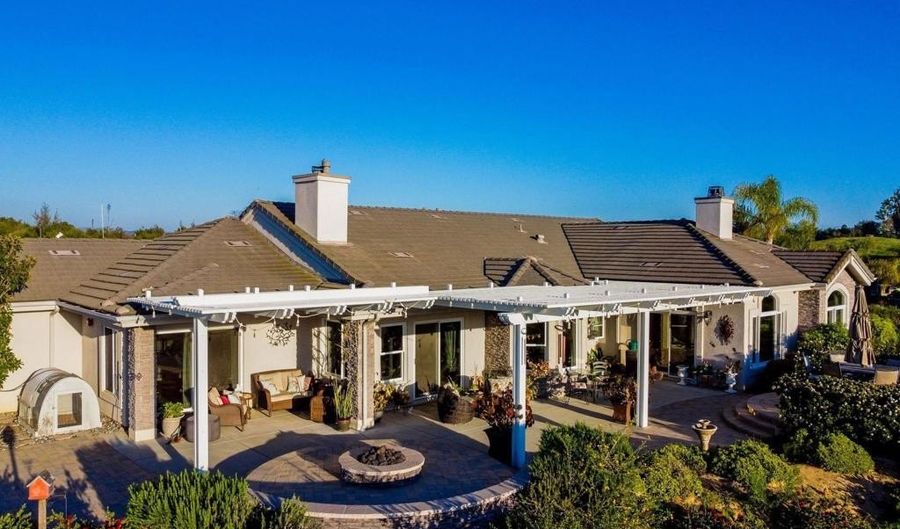 28623 Willow Park Rd, Escondido, CA 92026 - 4 Beds, 3 Bath