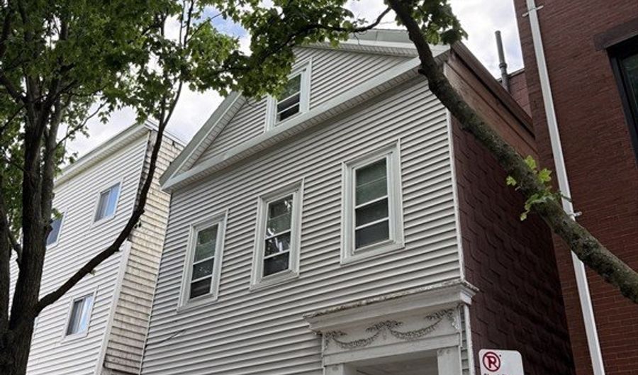 401 W 4th St, Boston, MA 02127 - 5 Beds, 5 Bath