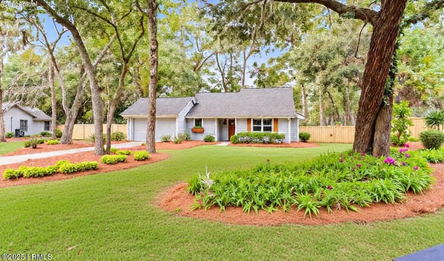 10 Chesterfield Lake Dr, Beaufort, SC 29906 - 3 Beds, 2 Bath