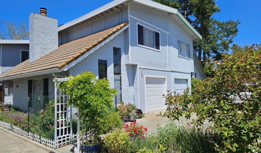 142 Bar Harbor Ct, Aptos, CA 95003 - 2 Beds, 3 Bath