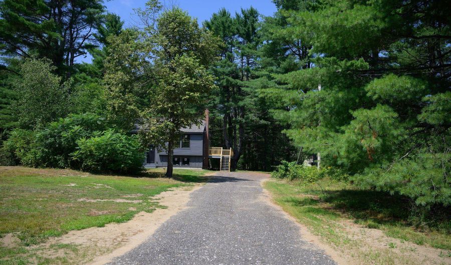 8 Woodland Ave, Standish, ME 04084 - 3 Beds, 2 Bath